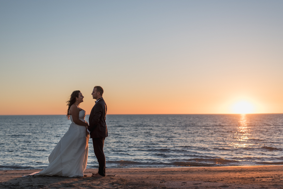 trash the dress photo couple plage mer couché de soleil marseille