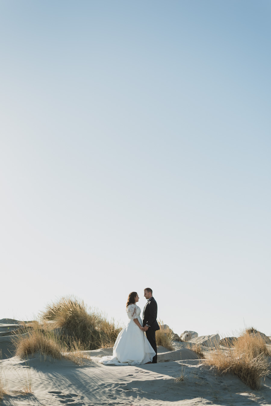 trash the dress photo couple plage mer